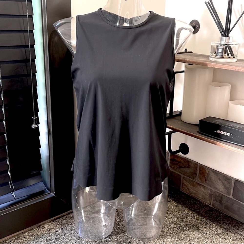 lululemon sleeveless Black Top EUC